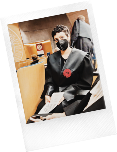 Vanesa Alou en entorno judicial profesional